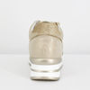 Immagine di SNEAKERS BEIGE CON DETTAGLI GLITTER ORO, ZIP LATERALE E LACCI FRONTALI