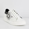 Immagine di ROXY ROSE - Sneakers bianca in pelle "made in italy" con fiore laterale e glitter