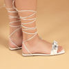 Immagine di MISS GLOBO - Sandalo bianco lace-up con sottopiede in VERA PELLE e catena con pietre sulla fascia