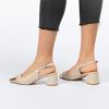 Immagine di TATOO - Décolleté beige slingback con punta oro, tacco 5,5CM