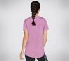 Immagine di SKECHERS GO WALK Wear - Tshirt manica corta viola con scollo a V e logo laterale