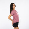 Immagine di CONVERSE - T-shirt girocollo rosa a manica corta con logo Converse al centro