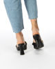 Immagine di MISS GLOBO - Sabot mules nere con catena sulla fascia, tacco 9 cm
