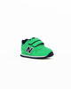 Immagine di NEW BALANCE - Sneakers da bambino verde e blu con dettagli bianchi e strappo, numerata 20/27,5