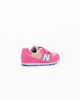 Immagine di NEW BALANCE - Sneakers da bambina rosa e lilla con dettagli bianchi e strappo, numerata 28/35