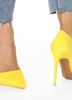 Immagine di MISS GLOBO - Décolleté vernice giallo con sottopiede in VERA PELLE - tacco 10,5