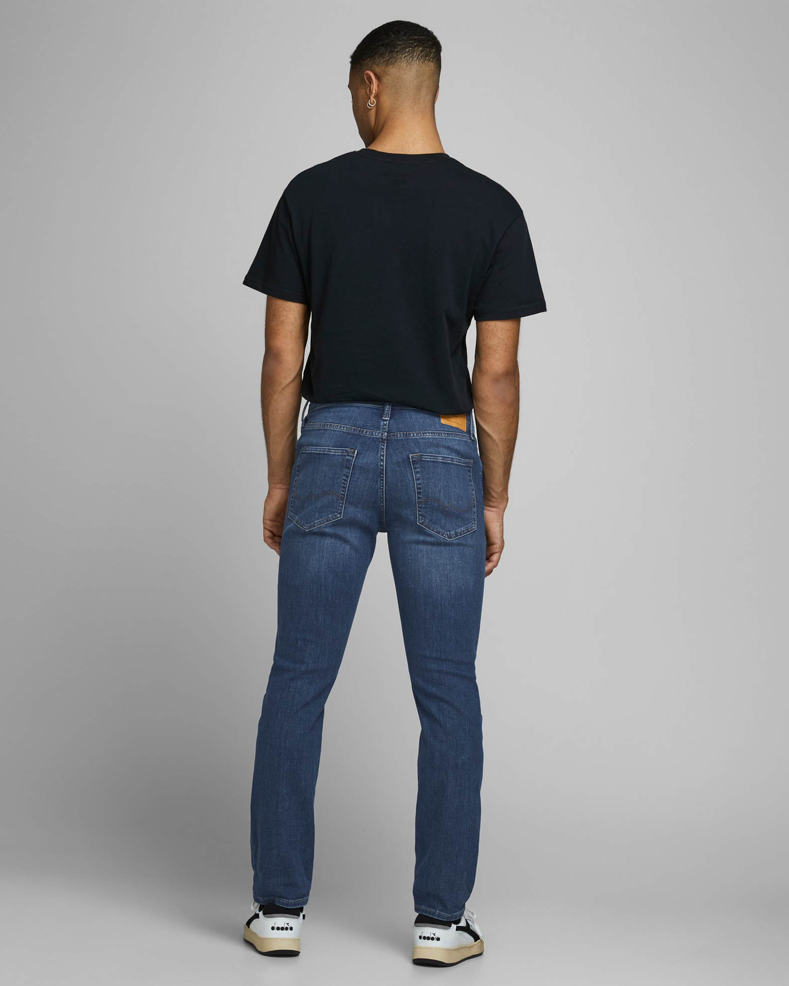 Globo E-Commerce - Calzature, Abbigliamento, Sport, Intimo, Accessori ...