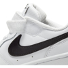 Immagine di NIKE - Sneakers da bambino in VERA PELLE bianca e nera con strappo, numerata 28/35 - COURT BOROUGH LOW 2 PS