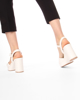 Immagine di MISS GLOBO - Sandalo bianco con punta quadrata, sottopiede in VERA PELLE e cinturino alla caviglia, tacco 8,5CM