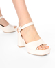 Immagine di MISS GLOBO - Sandalo bianco con punta quadrata, sottopiede in VERA PELLE e cinturino alla caviglia, tacco 8,5CM