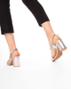 Immagine di MISS GLOBO - Sandalo argento con cinturino diagonale con strass, tacco 7CM