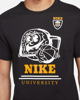 Immagine di NIKE - T shirt girocollo da uomo nera in cotone con dettagli bianchi e gialli
