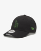 Immagine di NEW ERA - Cappello nero regolabile con logo verde - 9 FORTY