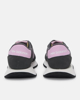 Immagine di NEW BALANCE - Sneakers da donna nera con logo rosa - 237
