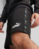 Immagine di PUMA - Pantaloni corti da uomo neri con logo bianco e stampa logo arcobaleno sui lati