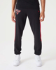 Immagine di NEW ERA - Pantalone tuta da uomo nero con bande laterali rosse e logo Chicago Bulls