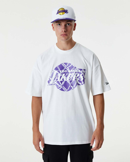 Immagine di NEW ERA - T shirt oversize da uomo bianca in cotone con logo Lakers viola