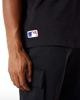 Immagine di NEW ERA - T shirt oversize nera in cotone con logo bianco