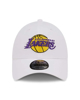 Immagine di NEW ERA - Cappello regolabile bianco con pannello posteriore in mesh e logo Lakers- 9FORTY