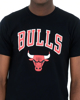 Immagine di NEW ERA - T shirt girocollo nera in cotone con logo Chicago Bulls