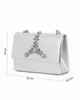 Immagine di MISS GLOBO - Borsetta laminata argento con dettaglio gioiello su patta e catena