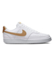 Immagine di NIKE - Sneakers da donna bianca e oro con lacci - COURT VISION LOW NN