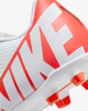 Immagine di NIKE - Scarpa da calcio bianca e rossa con logo nero, numerata 33/38,5 - VAPOR 15 CLUB FG/MG JR