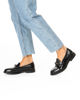 Immagine di ZOE - Mocassino nero con catena sulla fascia frontale, tacco 2,5CM