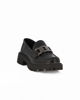 Immagine di ZOE - Mocassino nero con suola track e catena sulla fascia frontale