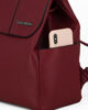 Immagine di ENRICO COLLEZIONE - Zaino bordeaux con patta, tasche laterali e coulisse