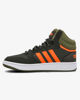 Immagine di ADIDAS - Scarpa alta verde e arancione con pelliccia interna, numerata 28/40 - HOOPS MID GW4486