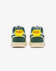 Immagine di NIKE - Sneaker bianca e verde scuro da uomo con dettagli gialli - COURT VISION LO