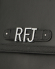 Immagine di RIFLE - Zaino nero con tre scomparti interni e lettere logo scorrevoli sulla patta