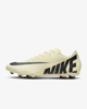 Immagine di NIKE - SCARPA MERCURIAL VAPOR 15 CLUB FG/MG DA UOMO - DJ5963/700