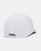 Immagine di UNDER ARMOUR - Cappello bianco in materiale traspirante con cinturino regolabile e logo nero