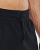 Immagine di UNDER ARMOUR - Pantalone tuta cargo da uomo nero con logo bianco