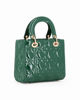 Immagine di NARDINI - Borsa piccola verde due manici effetto vernice trapuntata con cuori e ciondoli, tracolla removibile