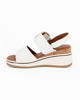 Immagine di DIVAS - Sandalo bianco con doppia fascia frontale e fibbia, zeppa 6CM
