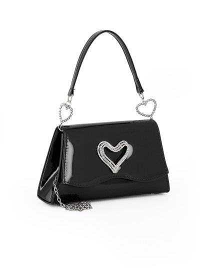 Immagine di MISS GLOBO - Pochette nera effetto vernice con patta e dettaglio cuore in strass