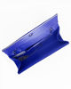 Immagine di MISS GLOBO - Pochette blu scamosciata e dettaglio argento sulla patta
