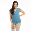Immagine di PAQUITA - CAMICIA CELESTE SCOLLO A V CON CATENA