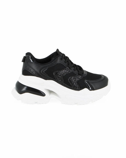 Immagine di SNEAKER