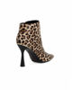 Immagine di GLOBO ROSA - Tronchetto leopardato a punta con zip laterale, tacco 9,5CM