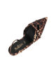 Immagine di MISS GLOBO - Décolleté slingback leopardata in raso con sottopiede in memory foam e cinturini incrociati, tacco 7,5CM