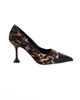 Immagine di MISS GLOBO - Décolleté leopardata in raso con punta nera in vernice, tacco 8,5CM