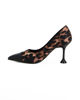 Immagine di MISS GLOBO - Décolleté leopardata in raso con punta nera in vernice, tacco 8,5CM
