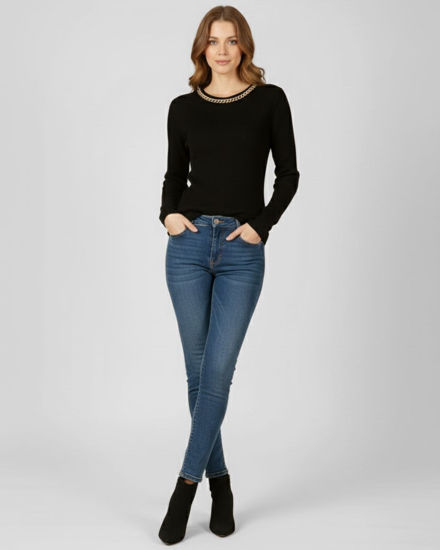 Immagine di BACHATA - MAGLIA NERA CON DETTAGLIO CATENA CON STRASS SUL COLLO