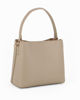 Immagine di DAVID JONES - Borsa ad un manico taupe con tre scomparti principali e dettaglio girello sul davanti