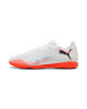 Immagine di PUMA - Scarpa da calcetto bianca con dettagli arancioni e blu - FUTURE 8 PLAY TT