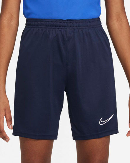 Immagine di NIKE - Pantaloni corti da bambino blu scuro in tessuto traspirante con logo bianco